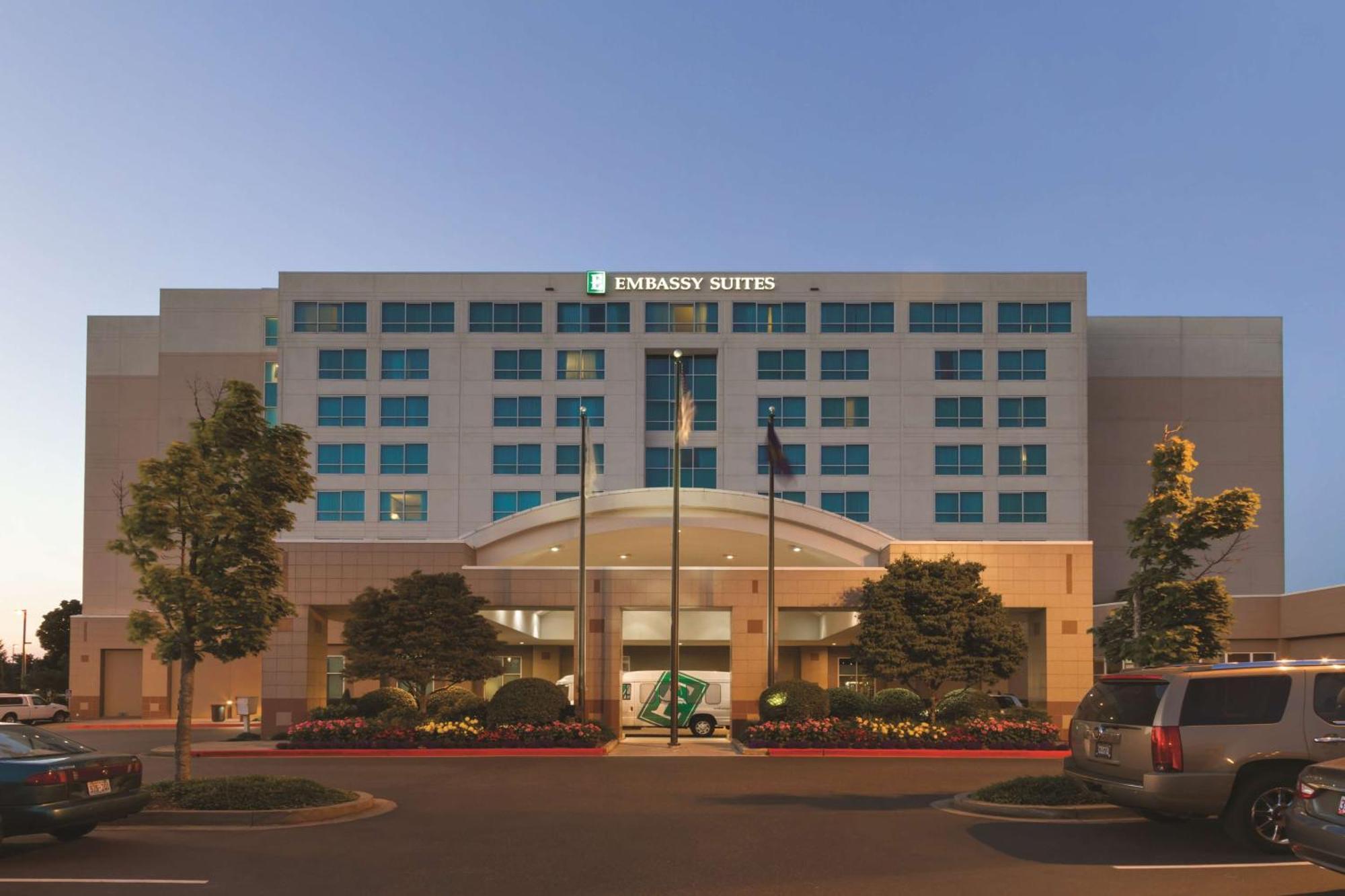 Embassy Suites By Hilton Portland Airport Экстерьер фото