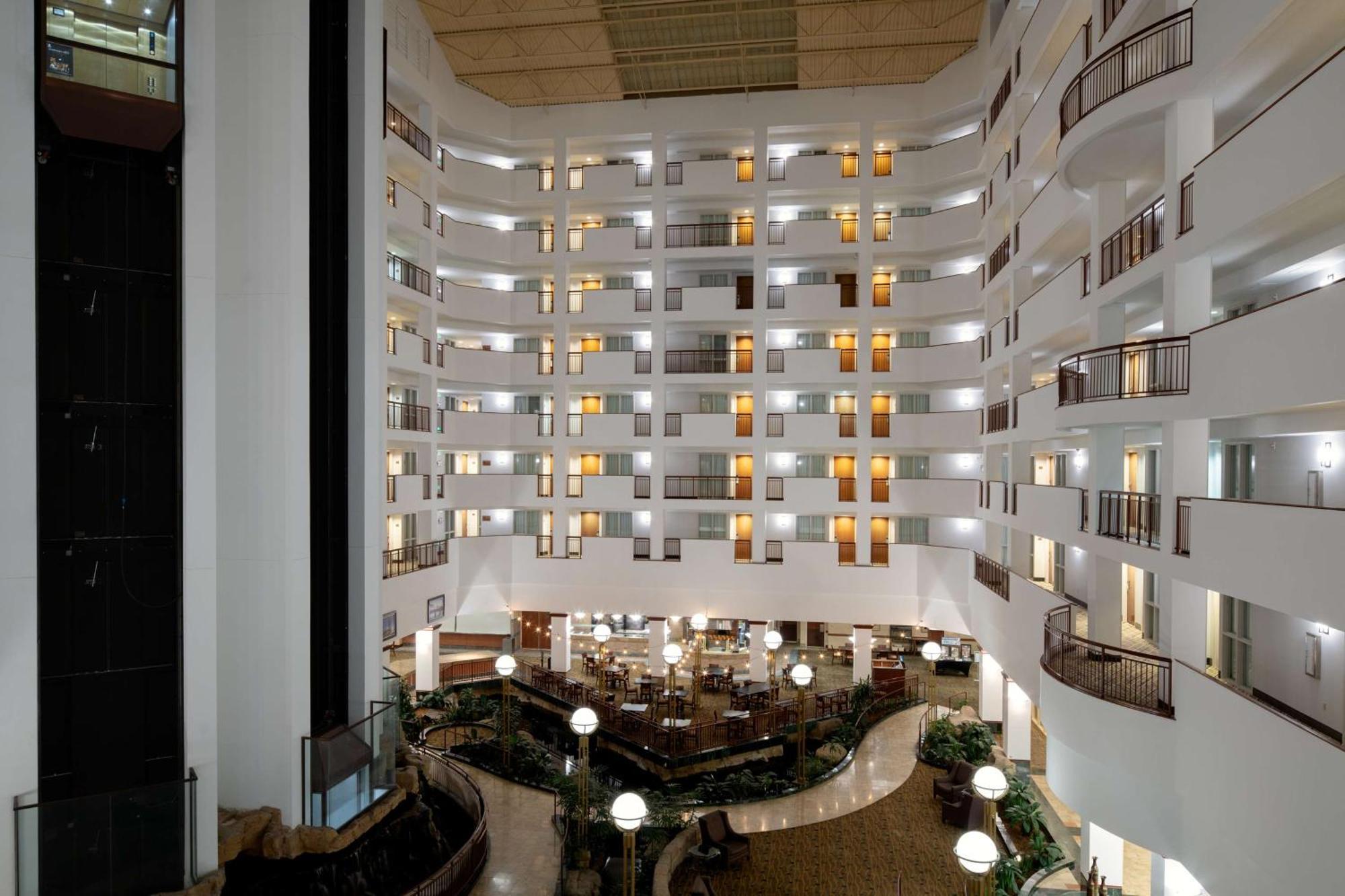 Embassy Suites By Hilton Portland Airport Экстерьер фото