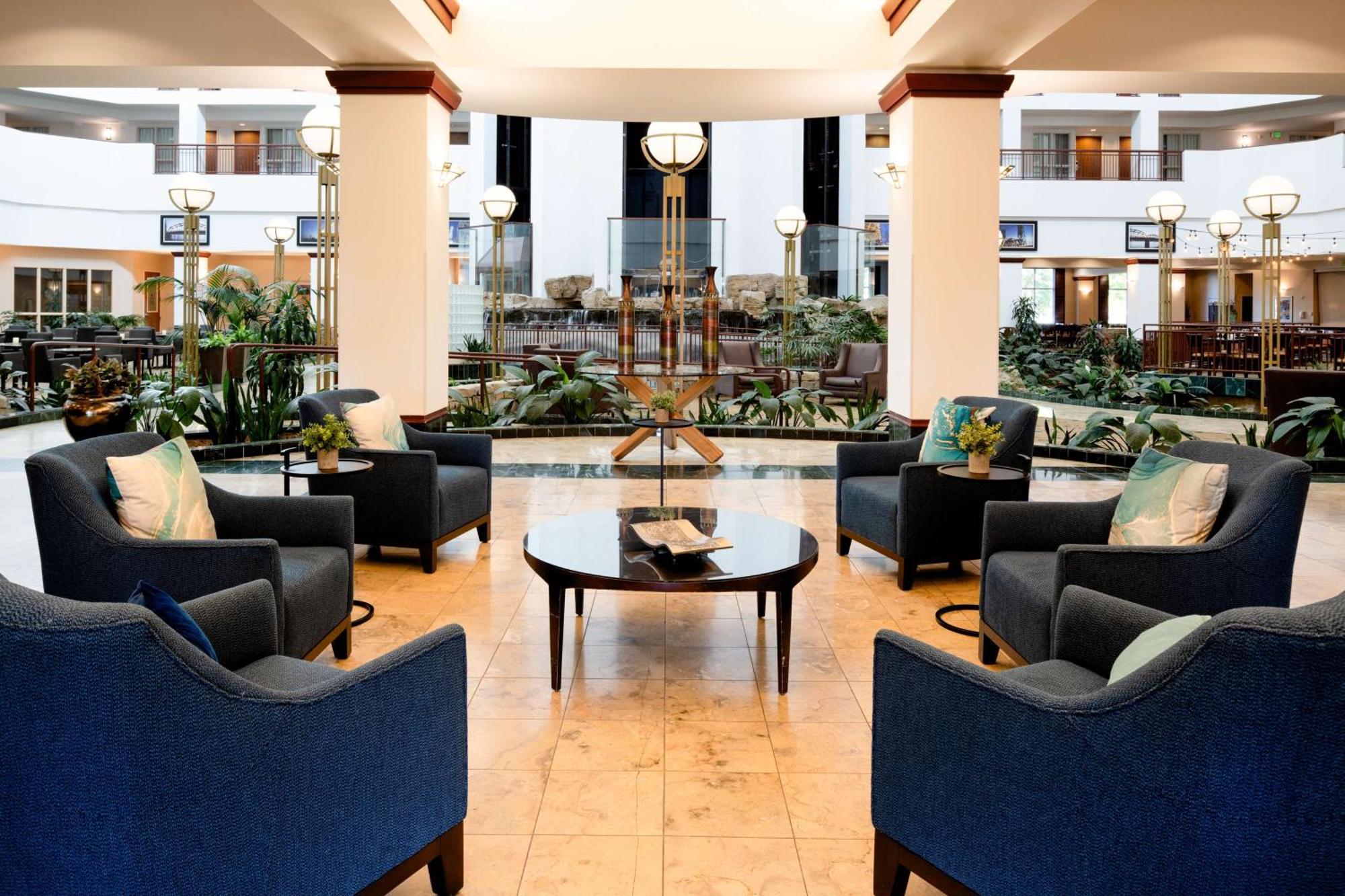 Embassy Suites By Hilton Portland Airport Экстерьер фото