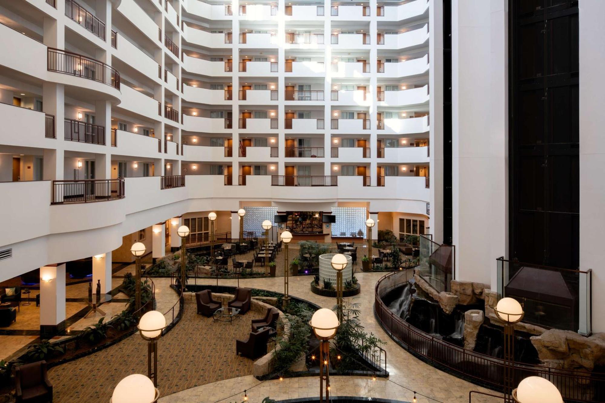 Embassy Suites By Hilton Portland Airport Экстерьер фото